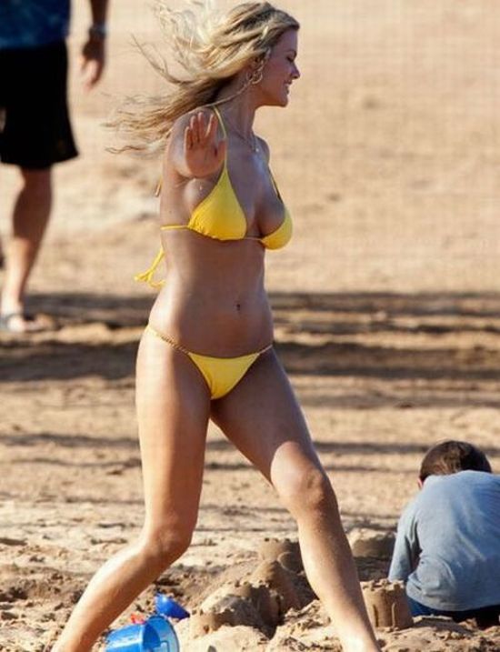 Brooklyn Decker, the sexiest woman in 2010 according to Esquire magazine - 06