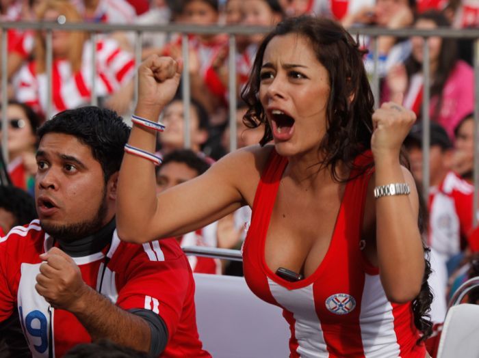 The famous and the hottest fan of Paraguay - Larissa Riquelme - 01