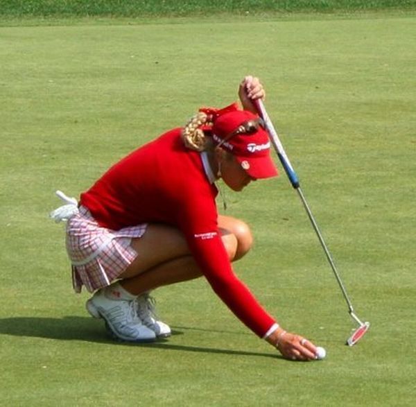 Balls, clubs and hot girls – who’d refuse to look at such a golf game? - 20