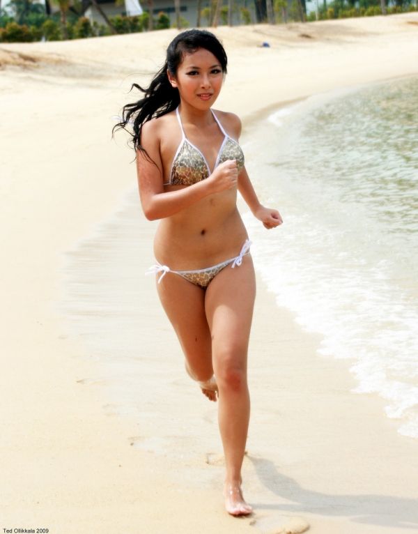 What a beautiful scene: girls running on the beach - 09