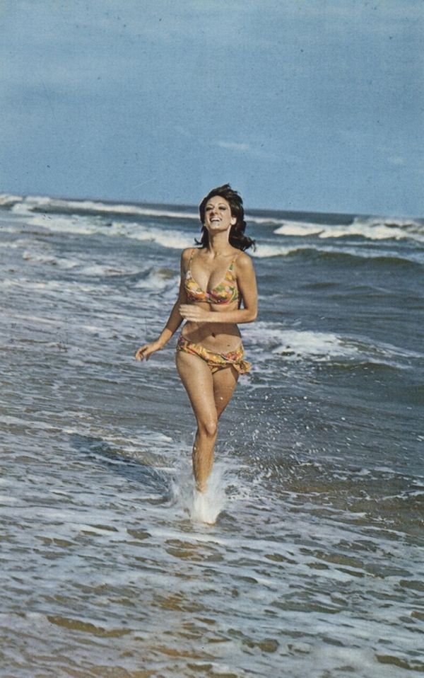 What a beautiful scene: girls running on the beach - 15