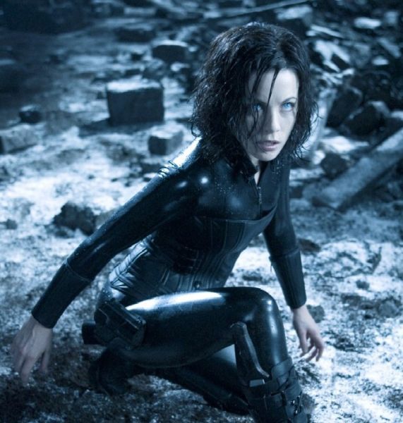 The most sexy female movie vampires (17 pics) The most sexy female movie vampires (17 pics)