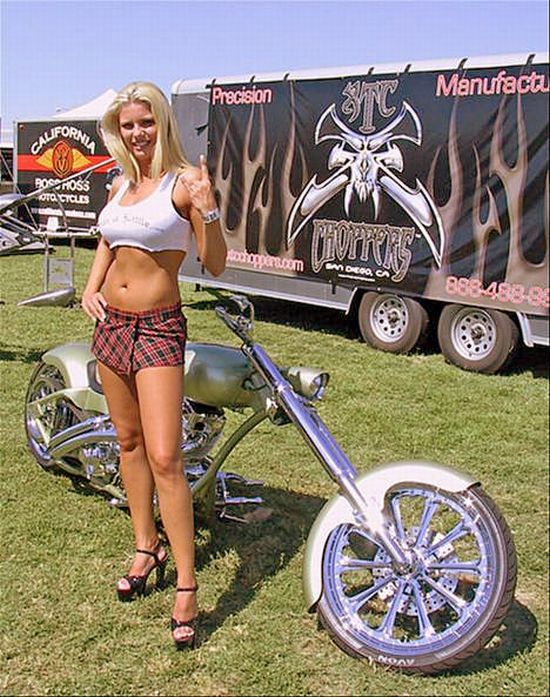 Choppers and sexy muchachas - 10