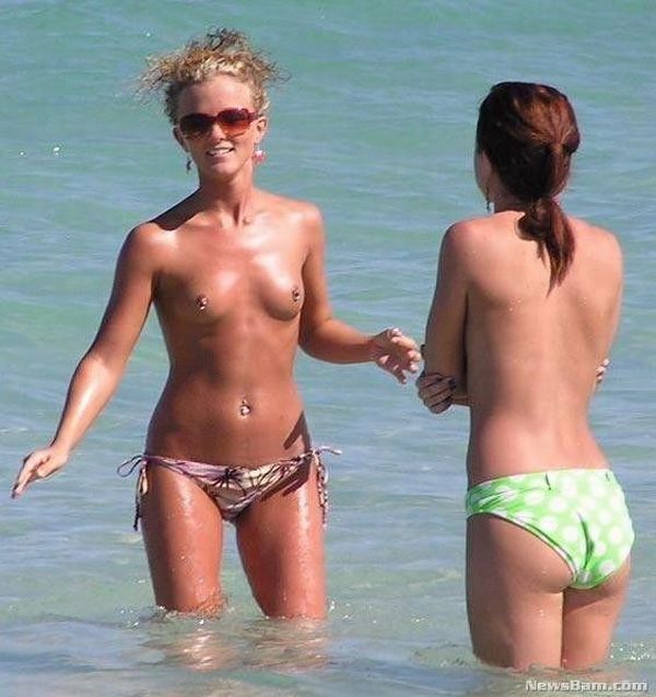 A Lover Of Piercing On The Beach 38 Pics