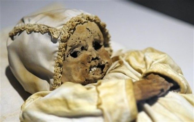 Mummies of the world at an exhibition in a research center in Los Angeles - 19