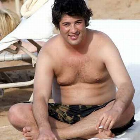 Male celebrities with moobs - 03