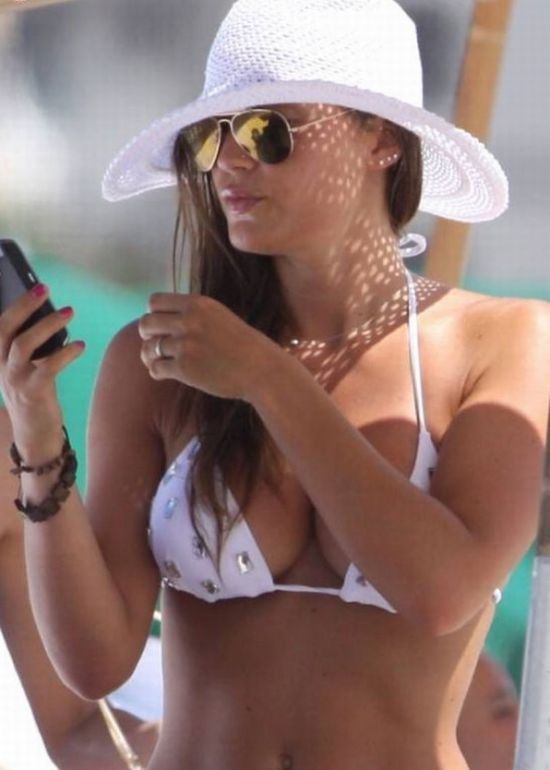 Italian actress Carla Veli topless at the beach - 01