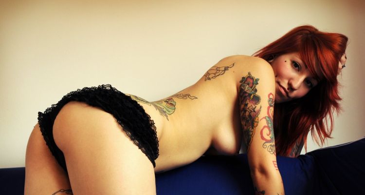 Elegant muchacha with tattoos - 11