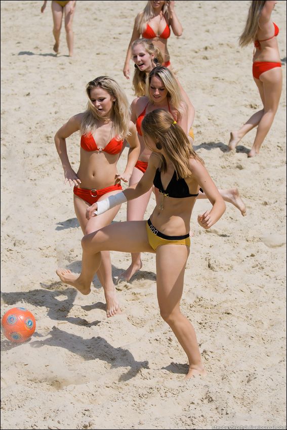 Cheerleaders at the festival of the beach soccer - 02