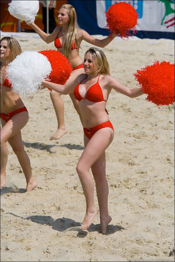 Cheerleaders at the festival of the beach soccer - 17
