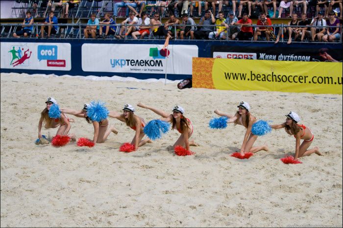 Cheerleaders at the festival of the beach soccer - 22
