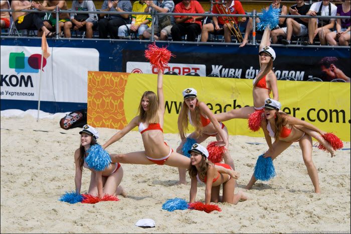 Cheerleaders at the festival of the beach soccer - 25