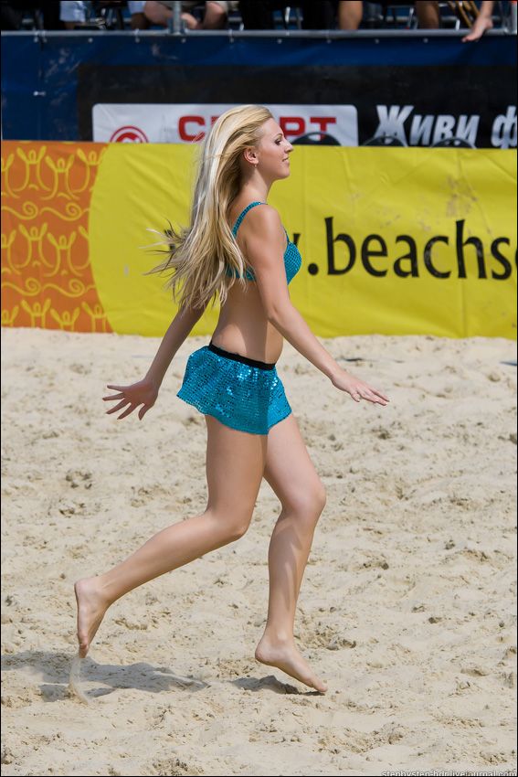 Cheerleaders at the festival of the beach soccer - 27