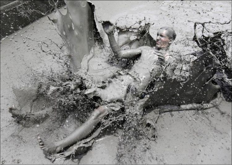The annual festival of mud in the South Korean city of Boryeong - 01