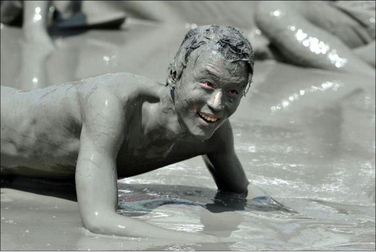 The annual festival of mud in the South Korean city of Boryeong - 05