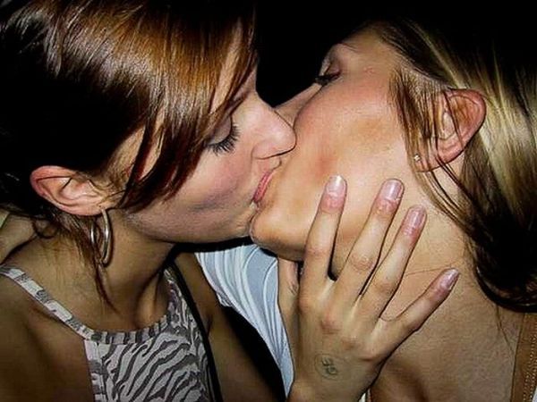 Girls kissing - 23