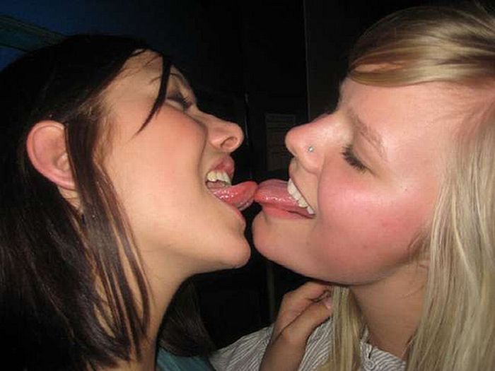 Girls kissing - 49