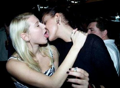 Girls kissing - 85