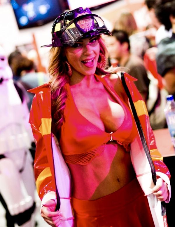 Best cleavages from Comic-Con convention - 28