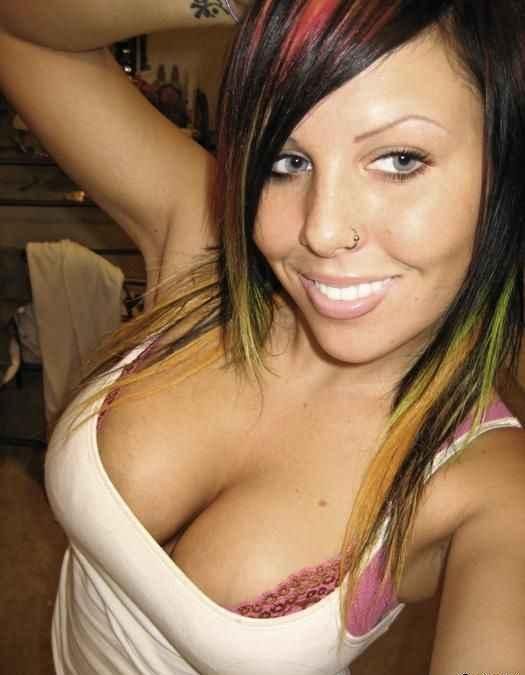 The most beautiful cleavage shots - 44