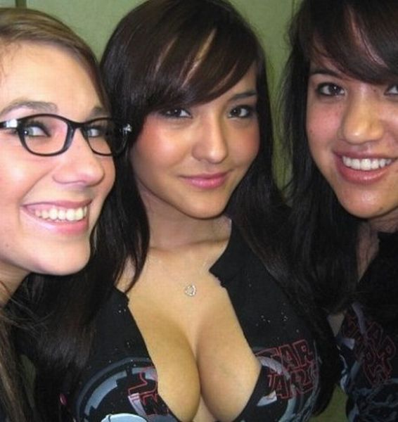 The most beautiful cleavage shots - 61