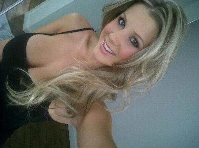 The most beautiful cleavage shots - 62