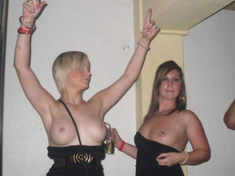 Girls show their tits - 43
