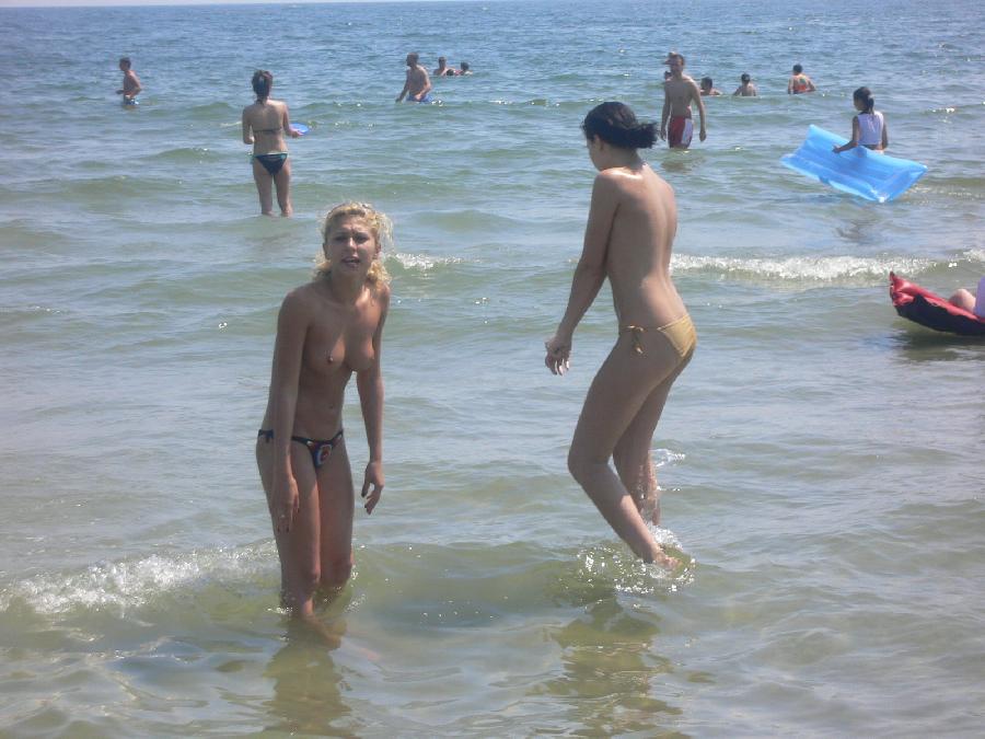 Blond chick on holiday - 18