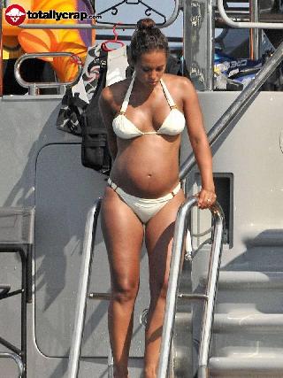 320px x 427px - Pregnant Alicia Keys in bikini (16 pics) | Erooups.com
