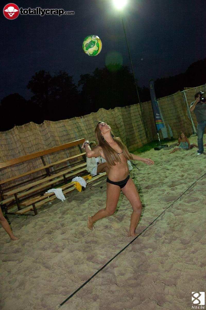 Beach volleyball with miss Belgium contestants - 39