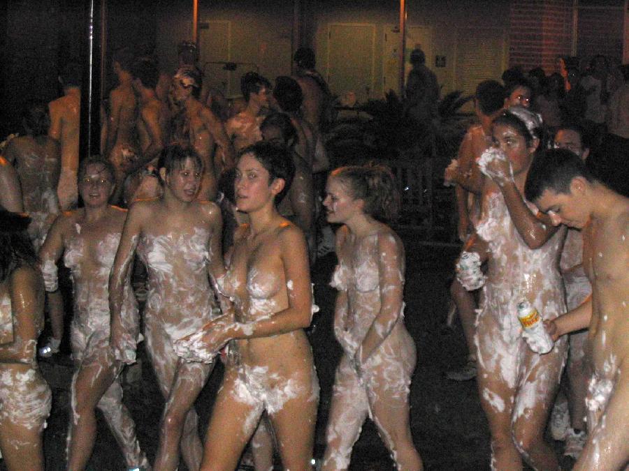 Crazy students and their college initiations - 28