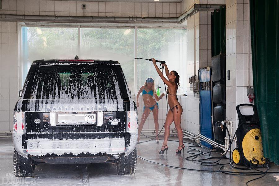 Bikini car wash girls - 2