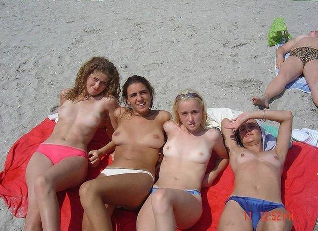 Beach topless - 13
