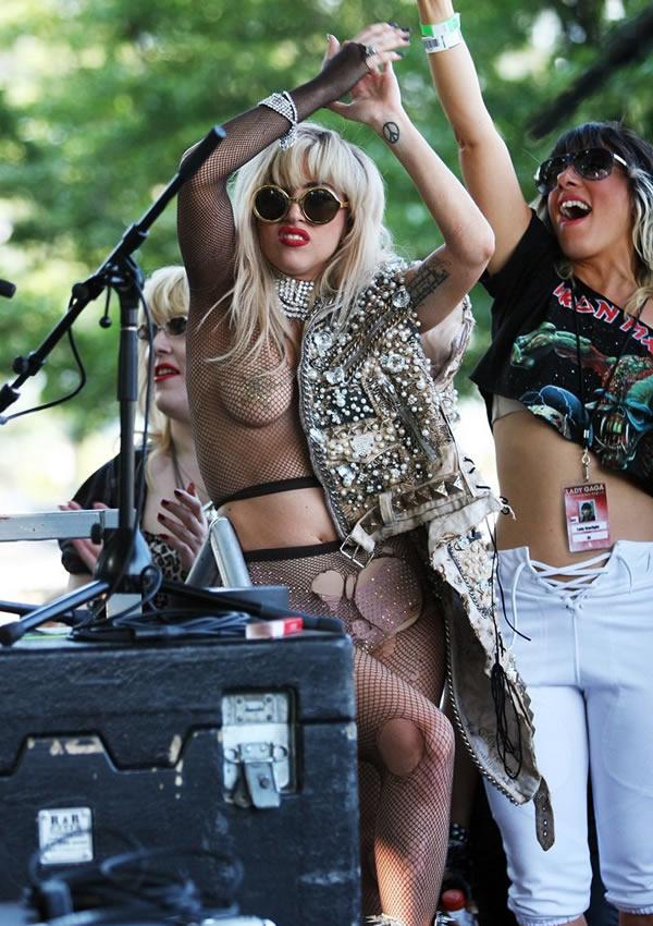 Lady Gaga crowd surfing - 5