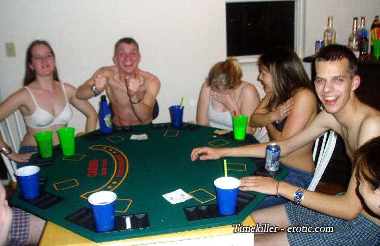 Amateurs girls playing strip poker - 18