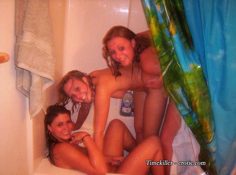 Young amateur girls in the bath - 16