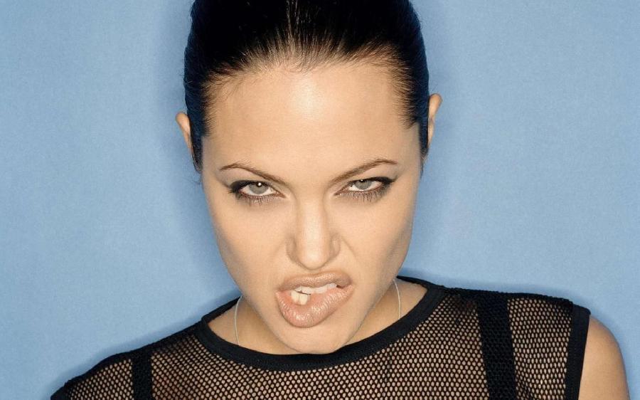 Great Angelina Jolie pics - 16